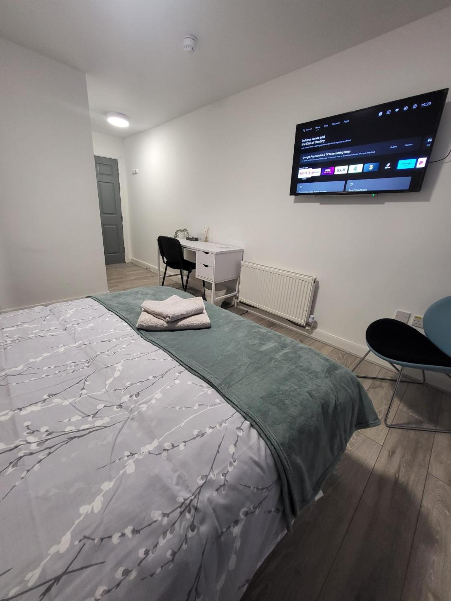 Prime Retreats - Flynn House Hostel *